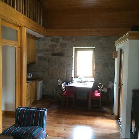 Casa Da Eira Do Outeiro Landhaus Cinfães
